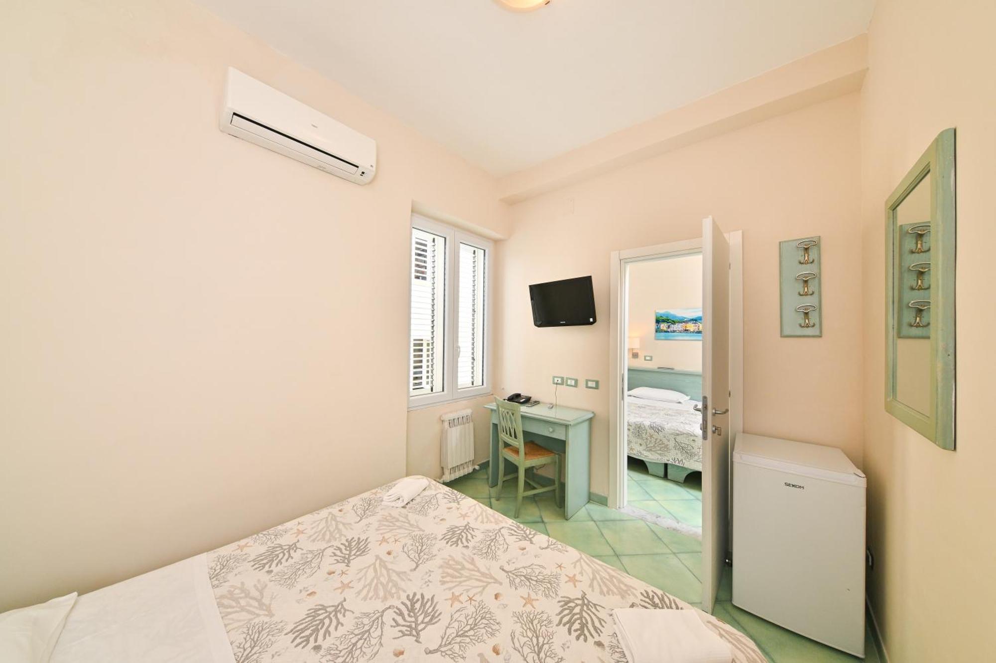 Albergo Atlantic イスキア島 エクステリア 写真
